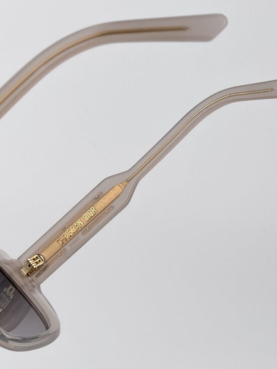 Dior DIORSIGNATURE S11I Sunglasses Beige Oversized Square Smoke Gradient 78A1 main image 8